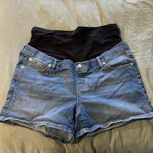 Gap maternity shorts.